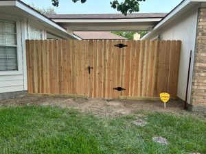 A satisfying cedar fence installation by Mustang Fencing and Gates for Michelle Cantu in Houston, TX.