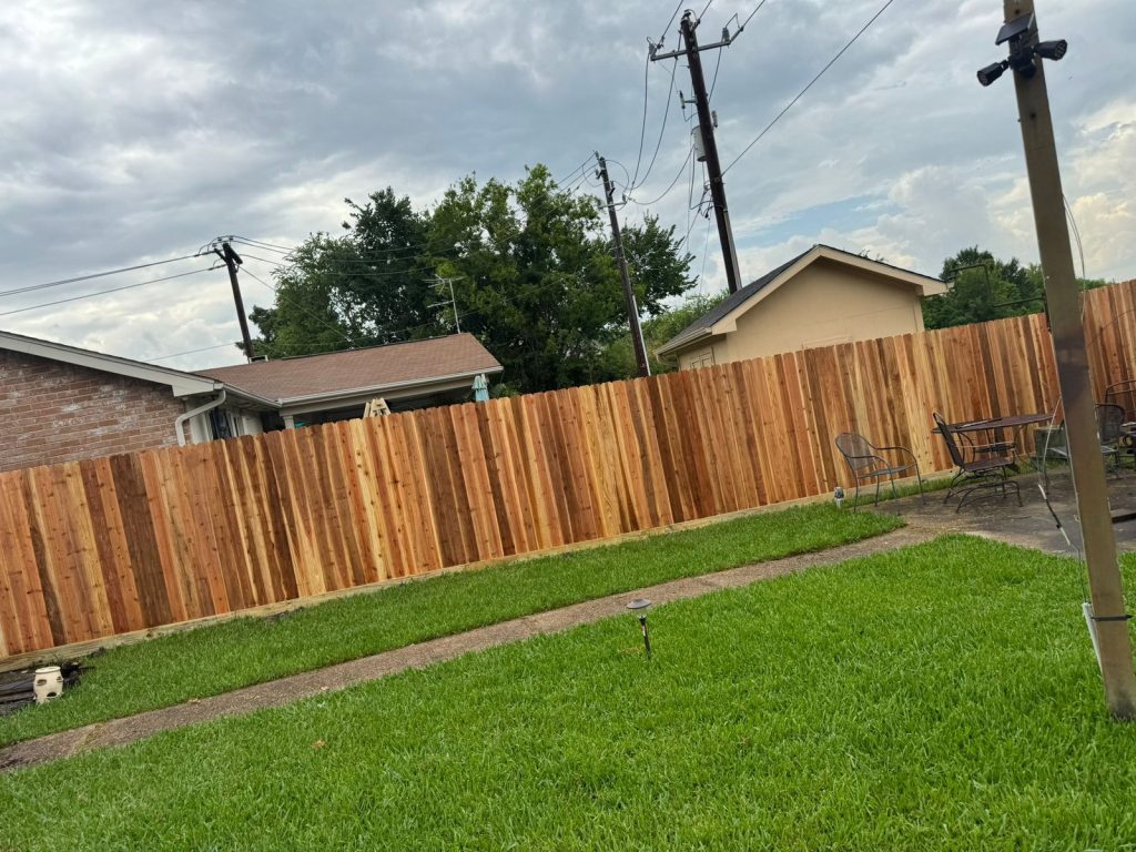 cedar-wood-fence-installation-houston-residential-fence-contractor - Mustang Fencing and Gates