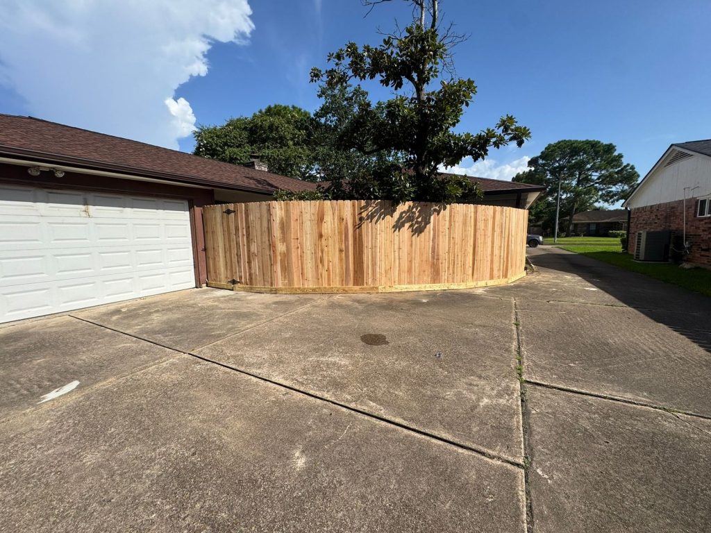 houston-cedar-wood-fence-installation-residential-fence-installers - Mustang Fencing and Gates