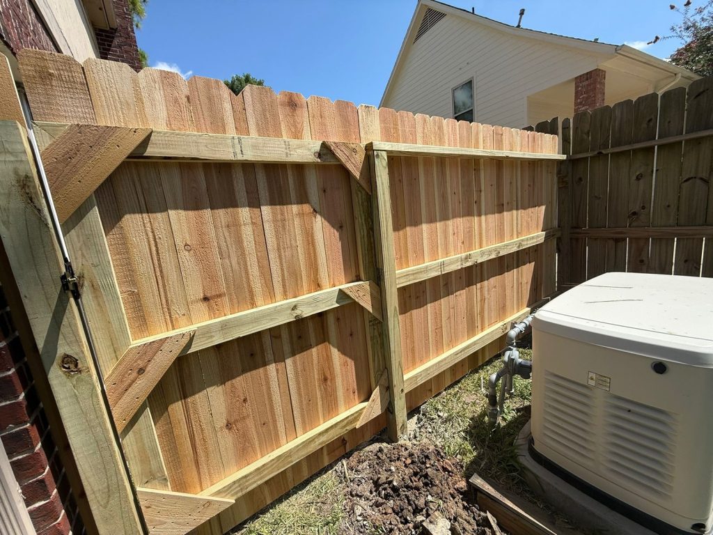 houston-residential-cedar-wood-fence-installation - Mustang Fencing and Gates