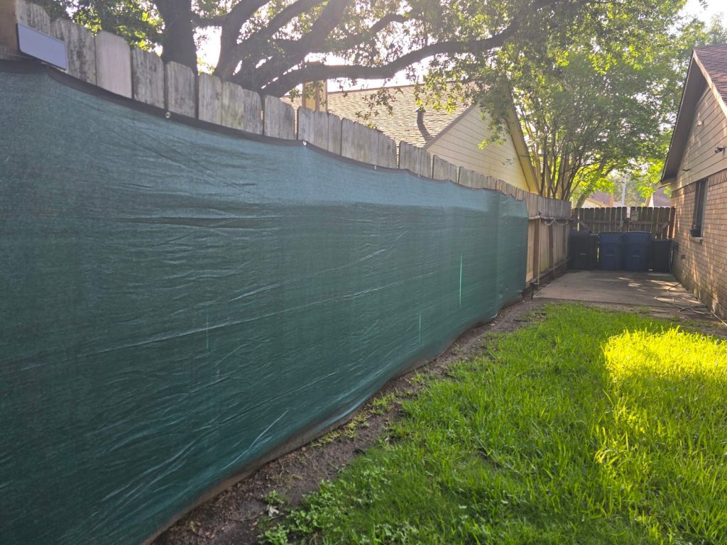 houston-residential-privacy-fence-installation-wood-fence-company - Mustang Fencing and Gates