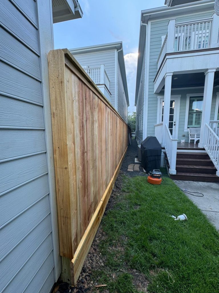 residential-wood-fence-installation-houston-cedar-fence-companies-near-me - Mustang Fencing and Gates