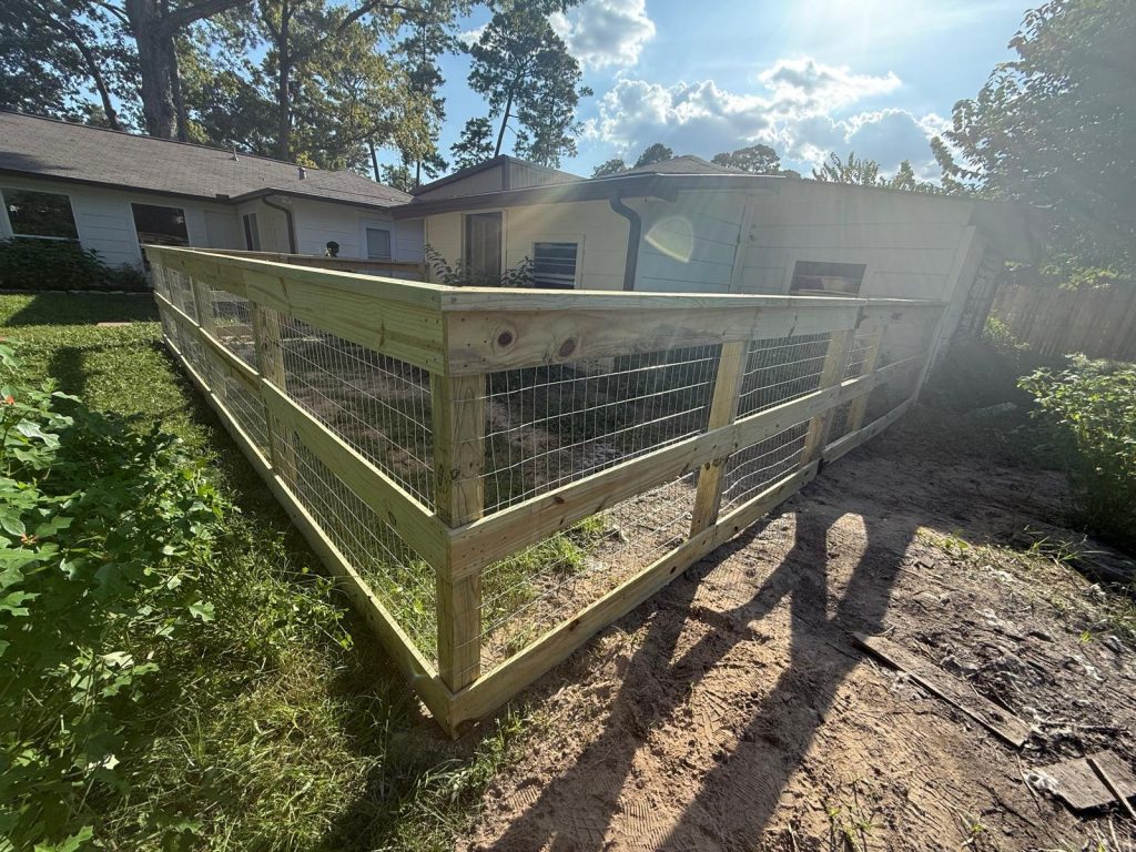 residential-wood-fence-installation-houston-privacy-fence-affordable-fence-company-near-me - Mustang Fencing and Gates