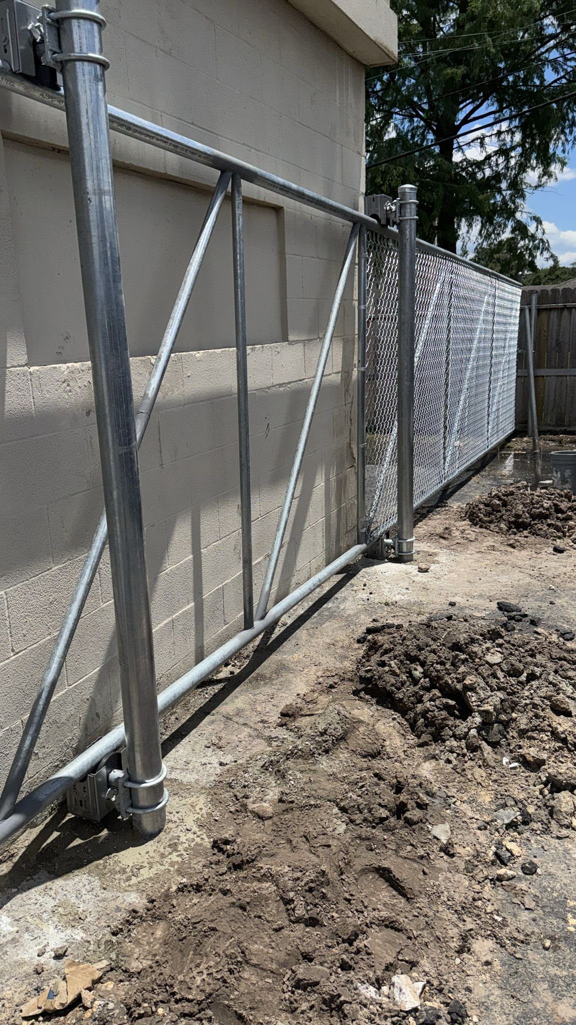 Houston metal chain link fence gate installation