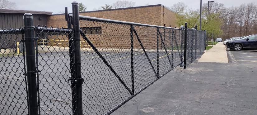 Mustang Fencing commercial project photo in Houston TX