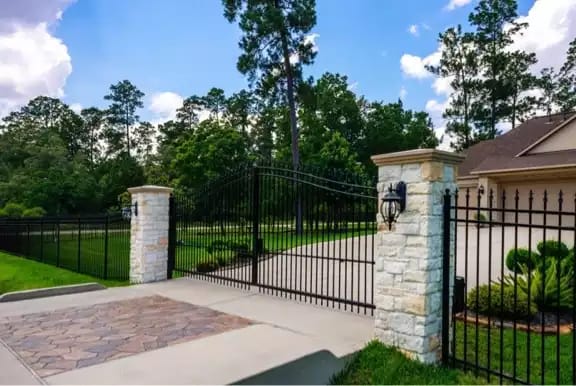 Farm- Style Gate in Houston