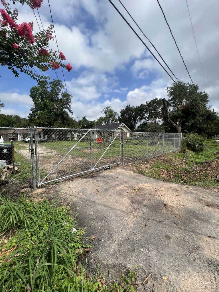 Building a Chain Link Fence for Waylon Hinze in Houston Texas